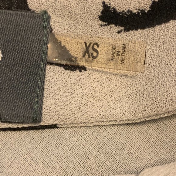 ASTR Cutout Back Long Sleeve Shift Dress - Picture 6 of 7